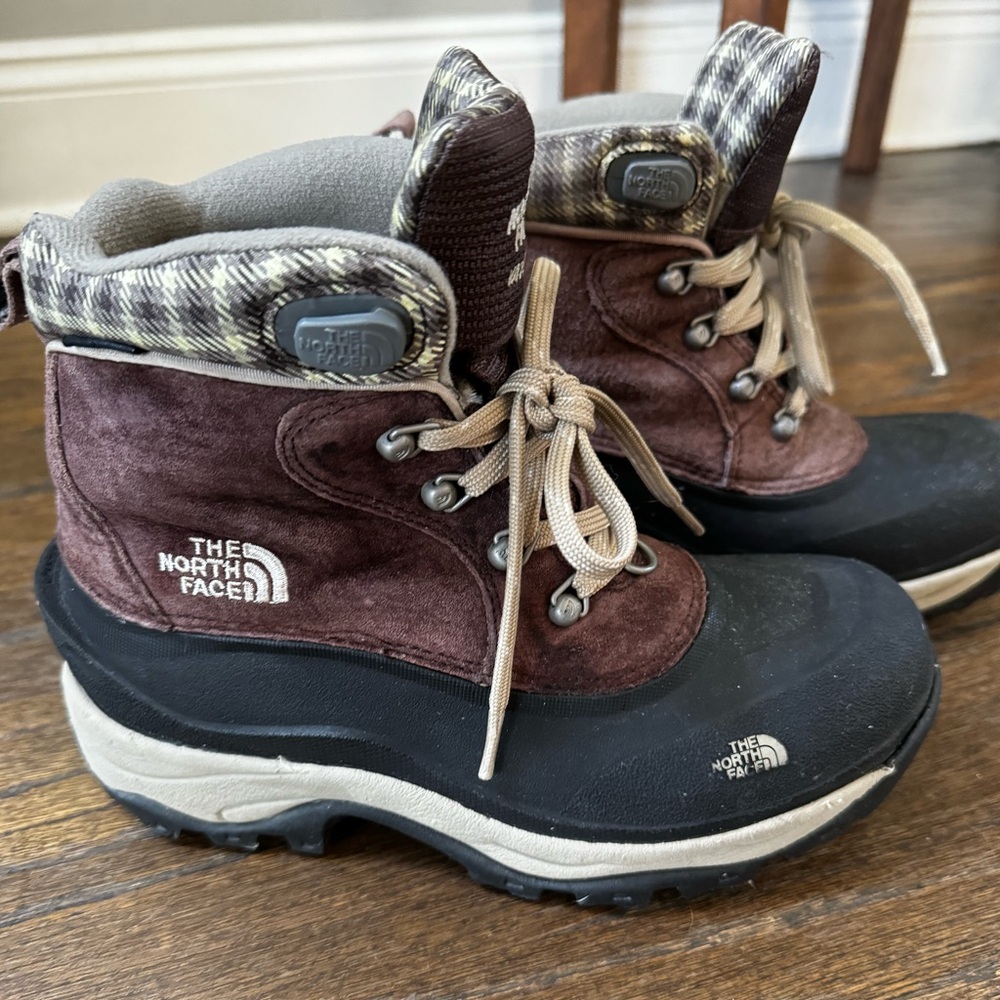 THE NORTH FACE WINTER WATERPROOF HIKING BOOTS